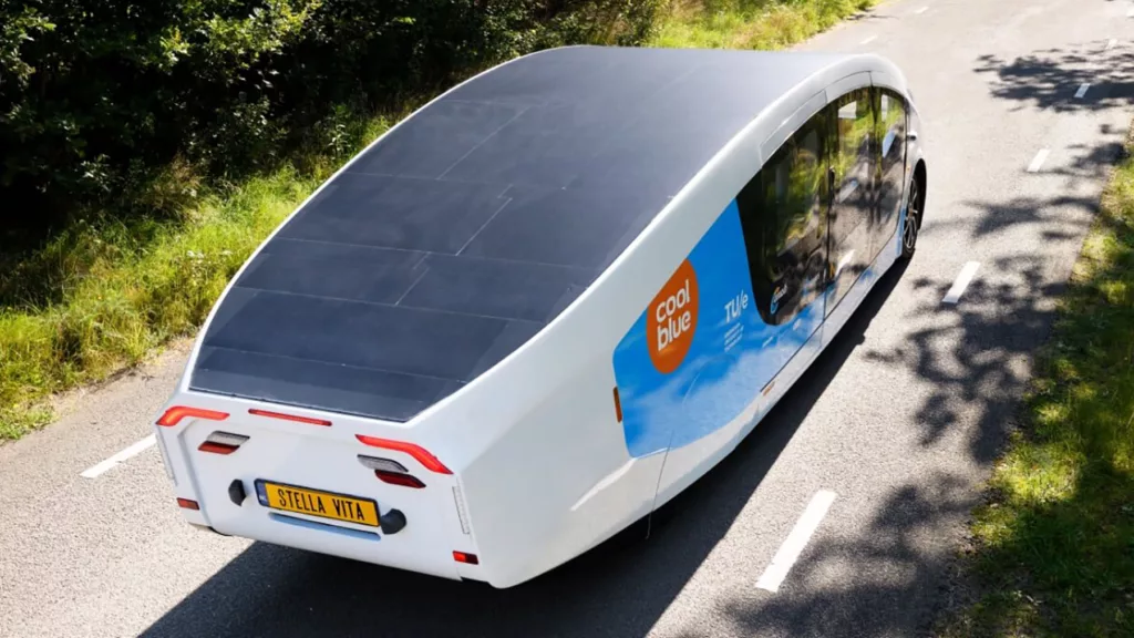 Husbilen som drivs av solceller – ska klara 73 mil per dag